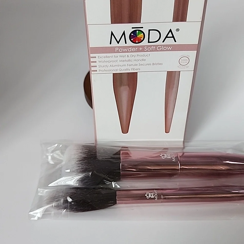 Moda Powder + Soft Glow Brush Set in Rose Gold